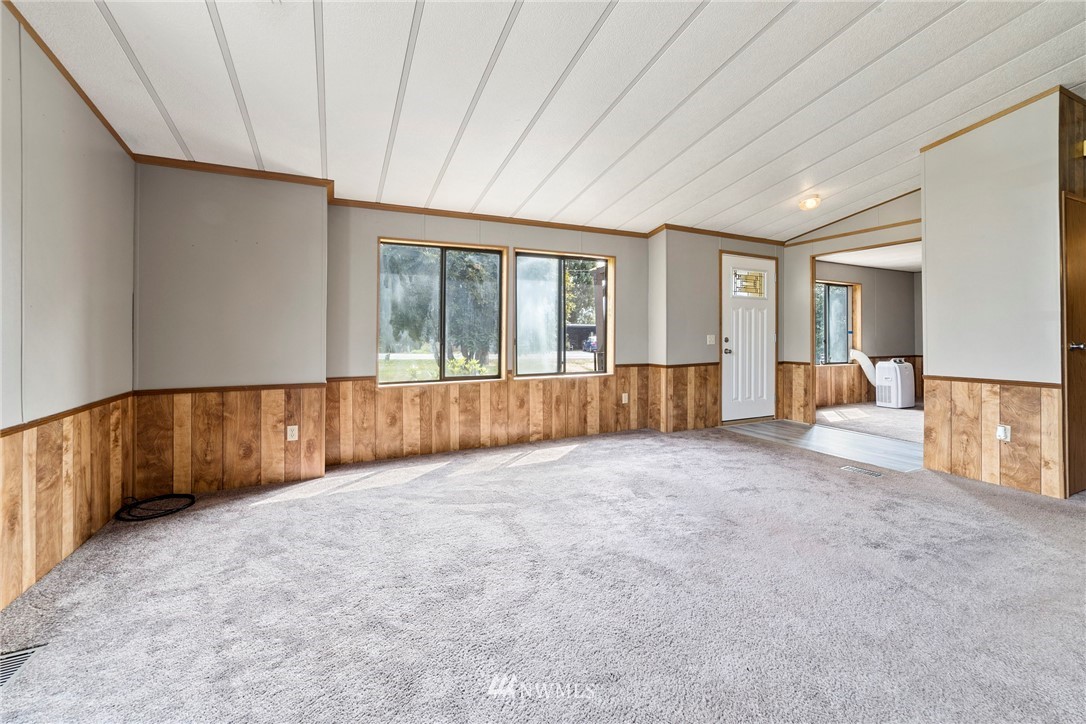 17363 Bennett Road Mount Vernon, WA 98273 - Photo 2 of 18