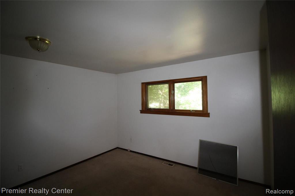 2111 West Avon Road Rochester Hills, MI 48309 - Photo 21 of 22