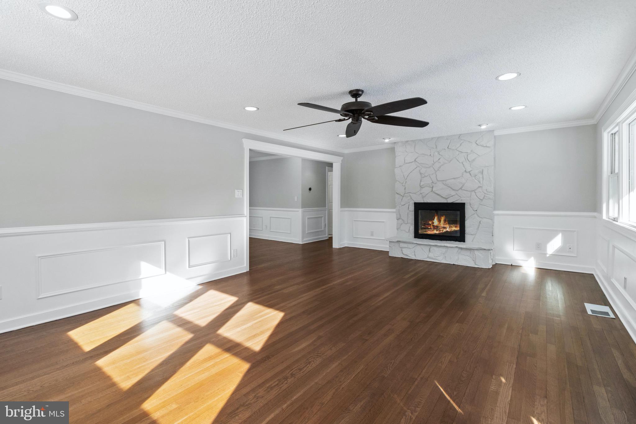 129 Woosamonsa Road Pennington, NJ 08534 - Photo 3 of 64 Gallery Image 3