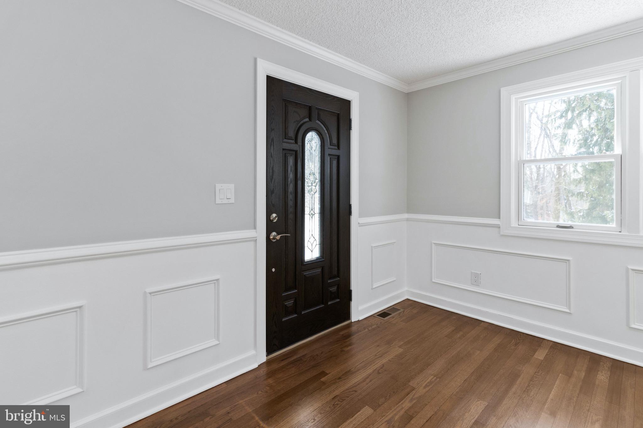 129 Woosamonsa Road Pennington, NJ 08534 - Photo 4 of 64 Gallery Image 4