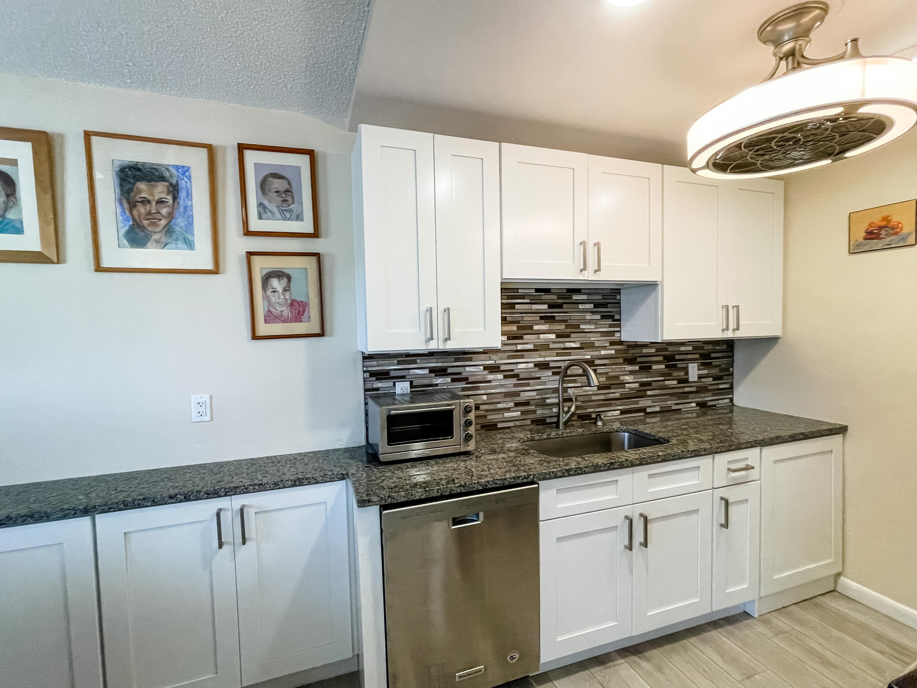 2063 Guildford East, Unit D Boca Raton, FL 33434 - Photo 3 of 19 IMG_8208
