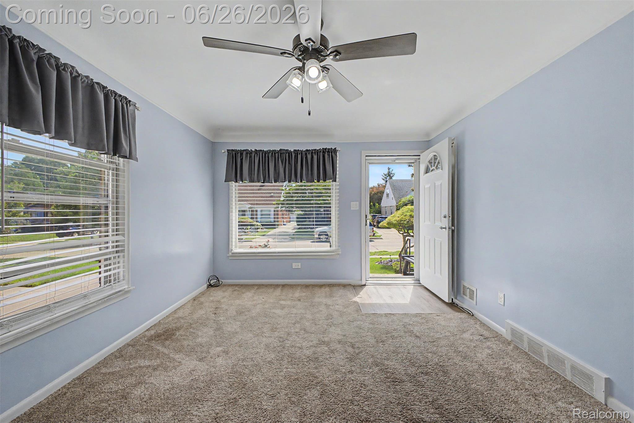 2216 Banner Street Dearborn, MI 48124 - Photo 4 of 34 Living 2.jpg