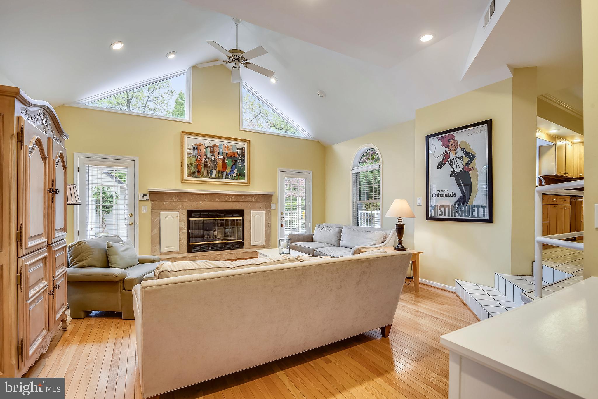 2208 South Road Baltimore, MD 21209 - Photo 20 of 55 Large Family Room Addition w/Access to Large Deck