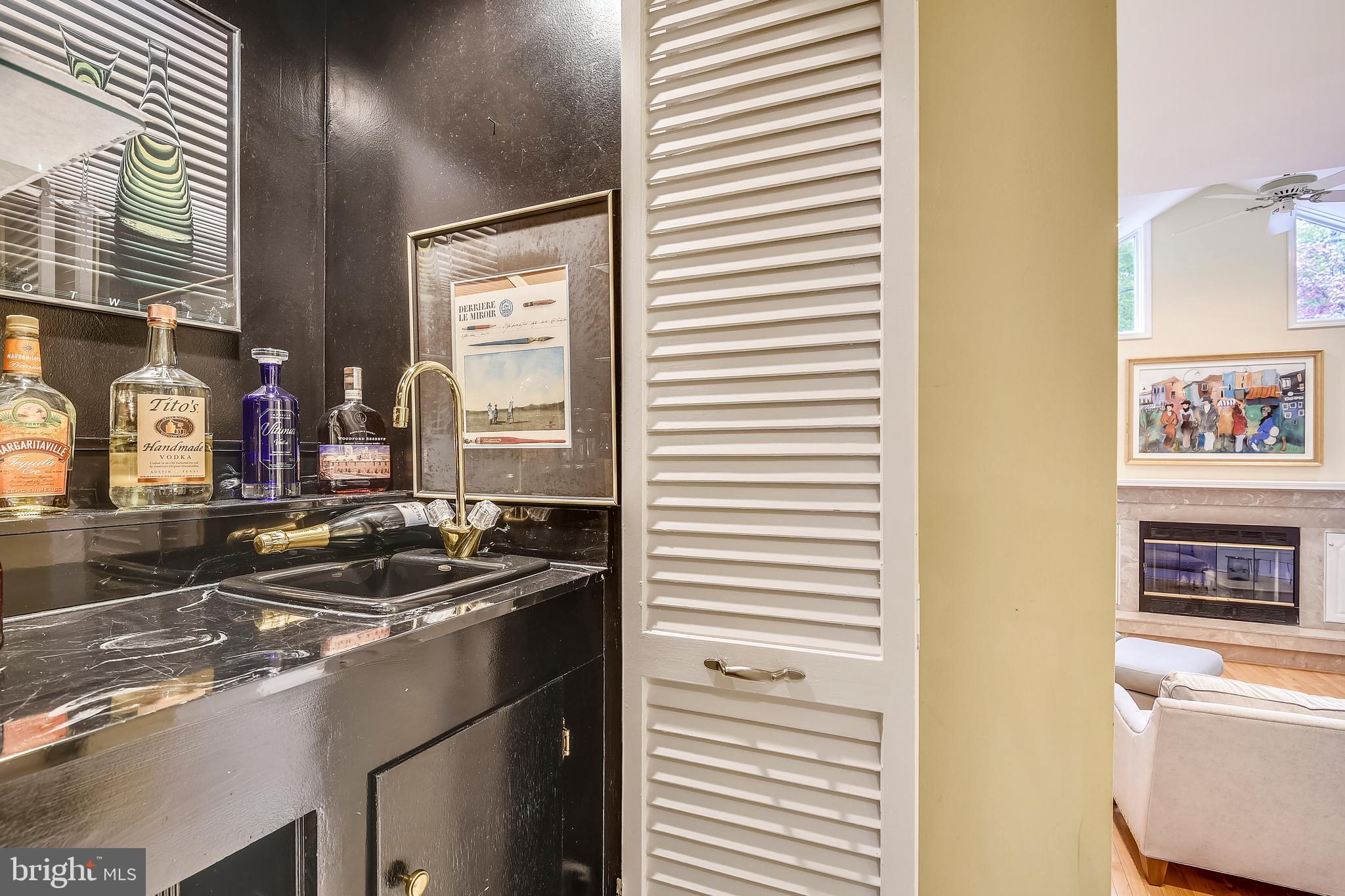 2208 South Road Baltimore, MD 21209 - Photo 21 of 55 Wet Bar Off Family Room