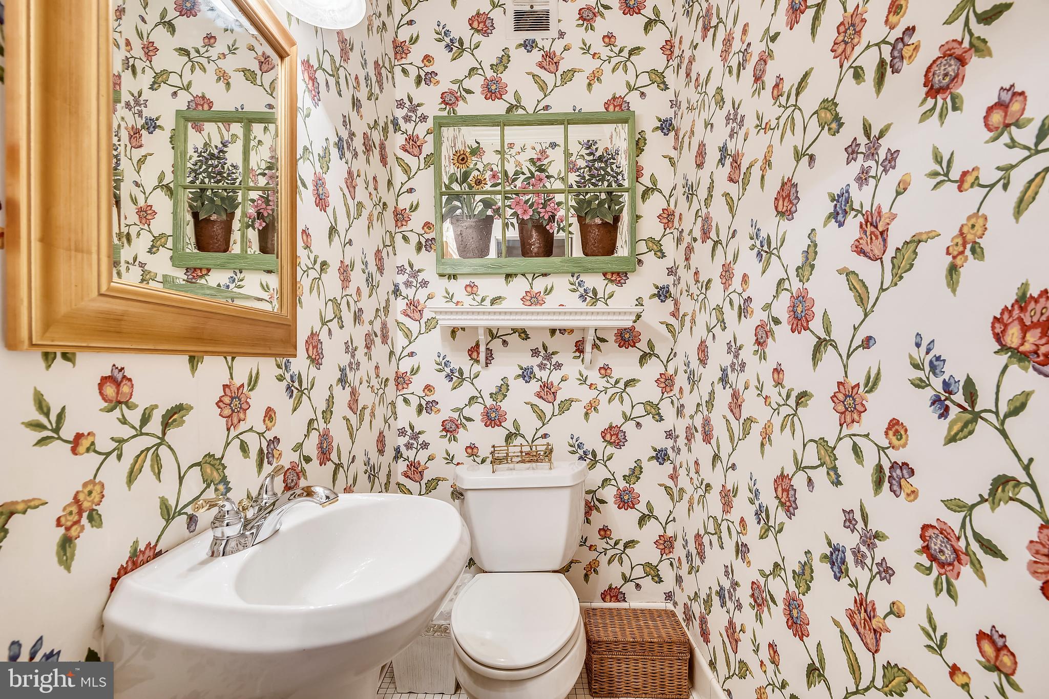2208 South Road Baltimore, MD 21209 - Photo 22 of 55 Main Level Powder Room