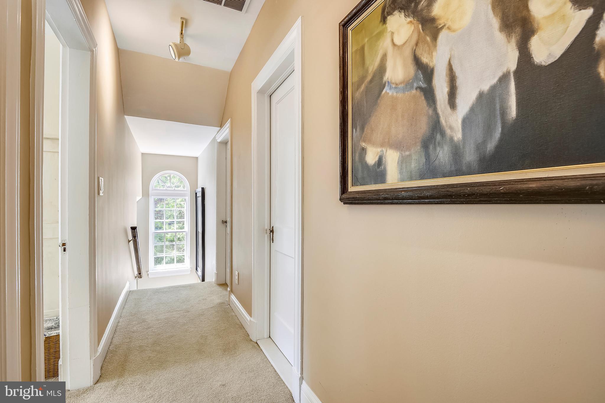 2208 South Road Baltimore, MD 21209 - Photo 25 of 55 Upper level Hall