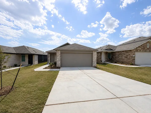 $1,700 | 360 Brannigan Drive, Jarrell, TX 76537