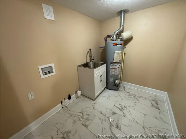 $1,350 | 931 Fleetwood Drive, Fayetteville, NC 28305