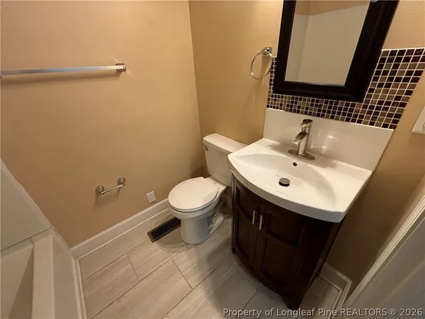 $1,350 | 931 Fleetwood Drive, Fayetteville, NC 28305