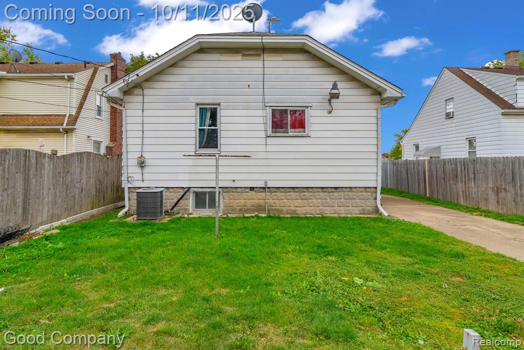 8459 Timken Avenue Warren, MI 48089 - Photo 2 of 28