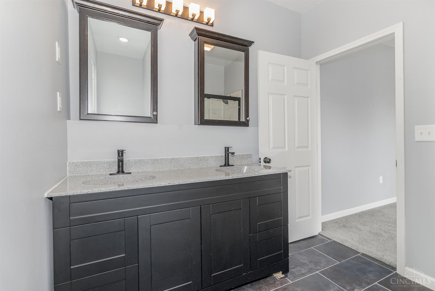 809 Ridgeway Avenue Cincinnati, OH 45229 - Photo 10 of 36 Gallery Image 10