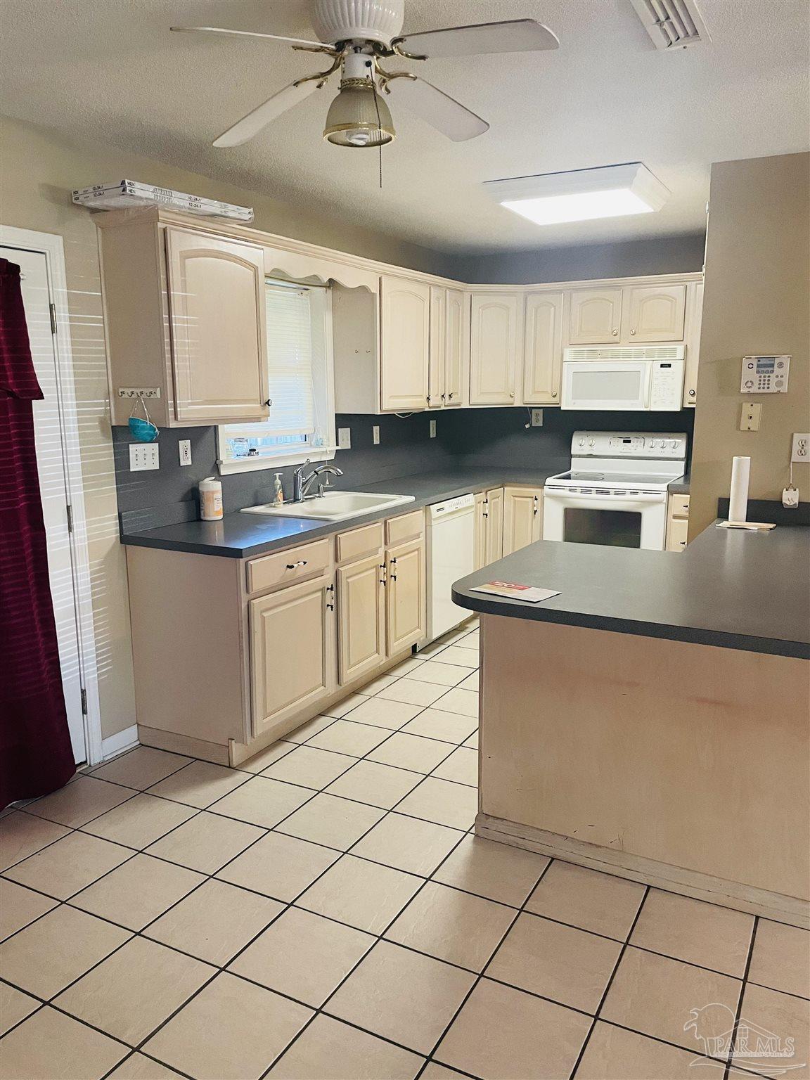27 Majors Road Pensacola, FL 32503 - Photo 7 of 24 Gallery Image 7