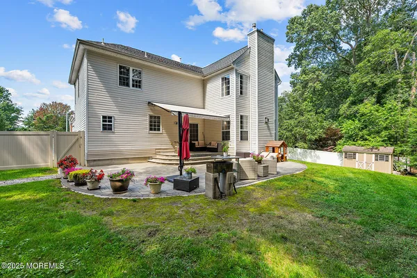 a front view of house with yard