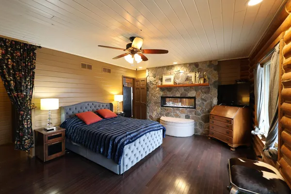 $824,000 | N1470 Pepin View Lane South, Pepin, WI 54759