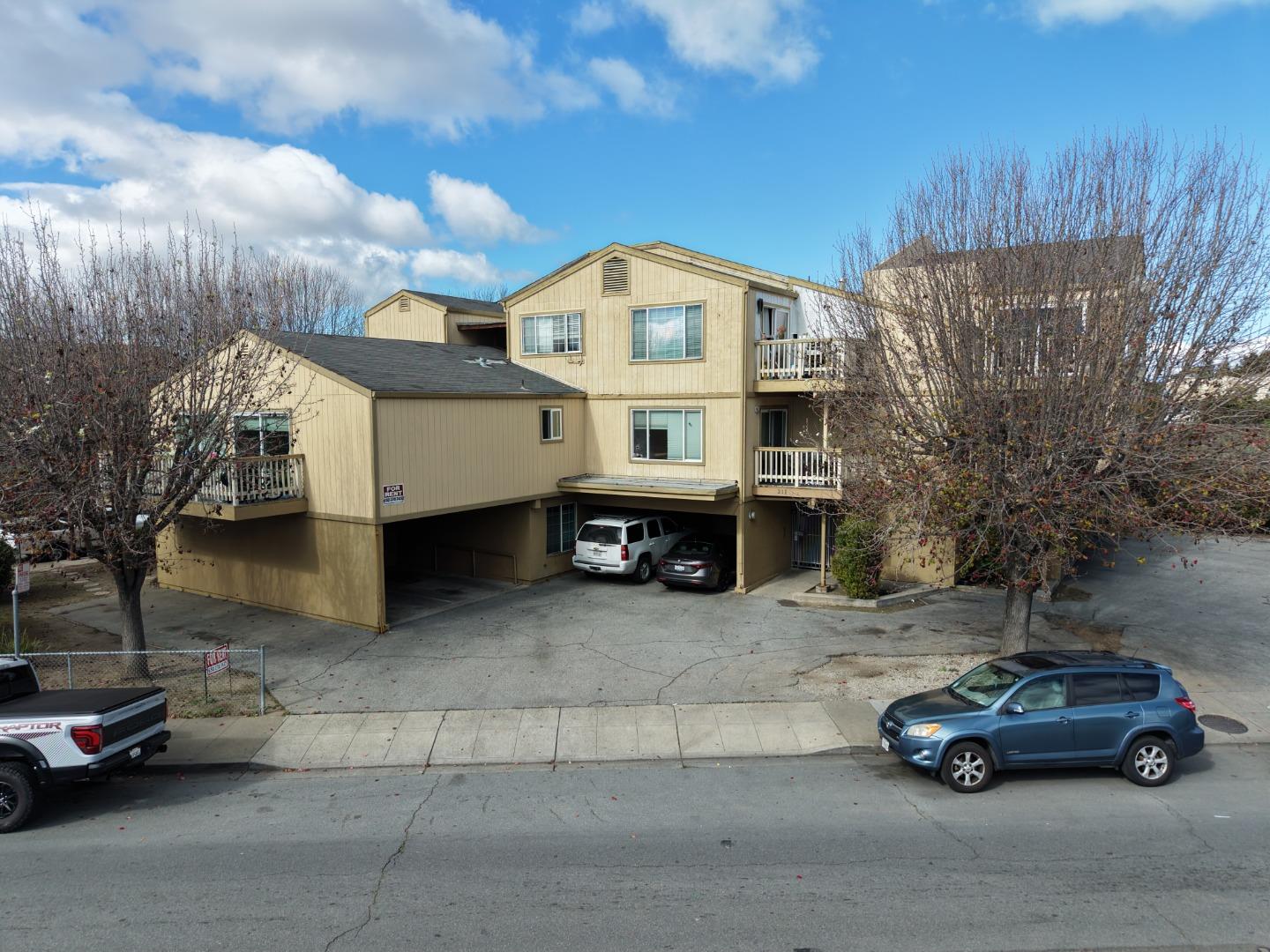 211 Semicircular Road Menlo Park, CA 94025 - Photo 2 of 11