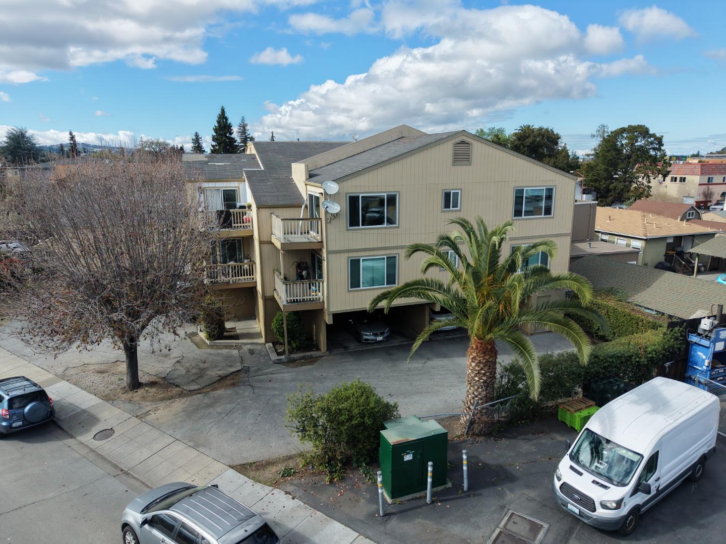 211 Semicircular Road Menlo Park, CA 94025 - Photo 3 of 11