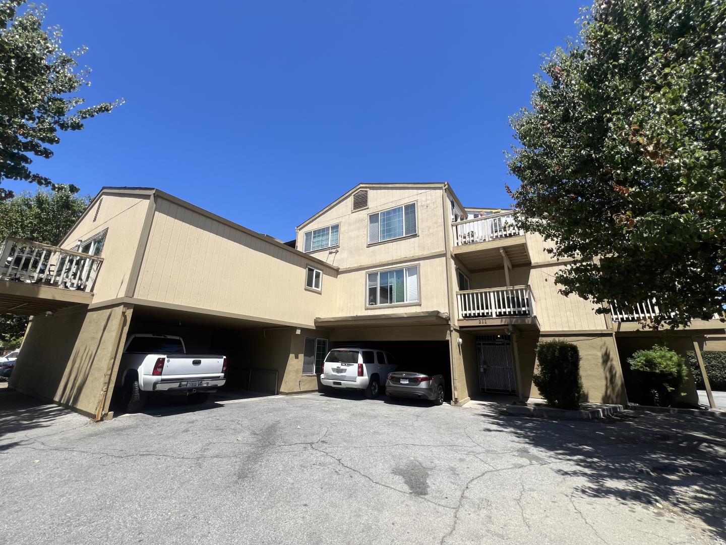 211 Semicircular Road Menlo Park, CA 94025 - Photo 4 of 11