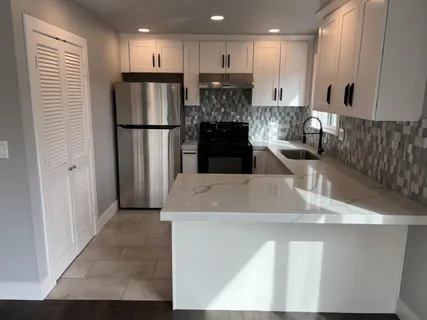 $3,850,000 | 211 Semicircular Road, Menlo Park, CA 94025