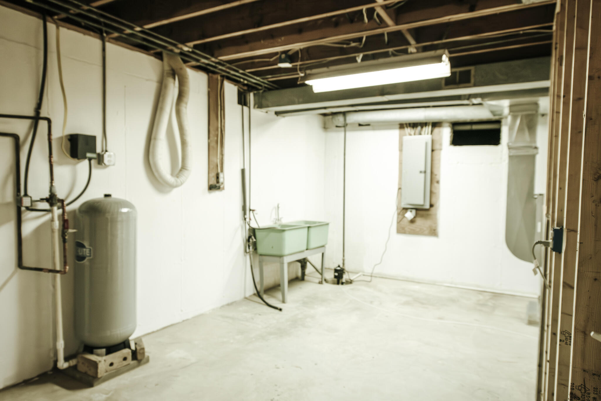 4129 East Snow Road Berrien Springs, MI 49103 - Photo 32 of 37 4129ESnow_Indoor-28