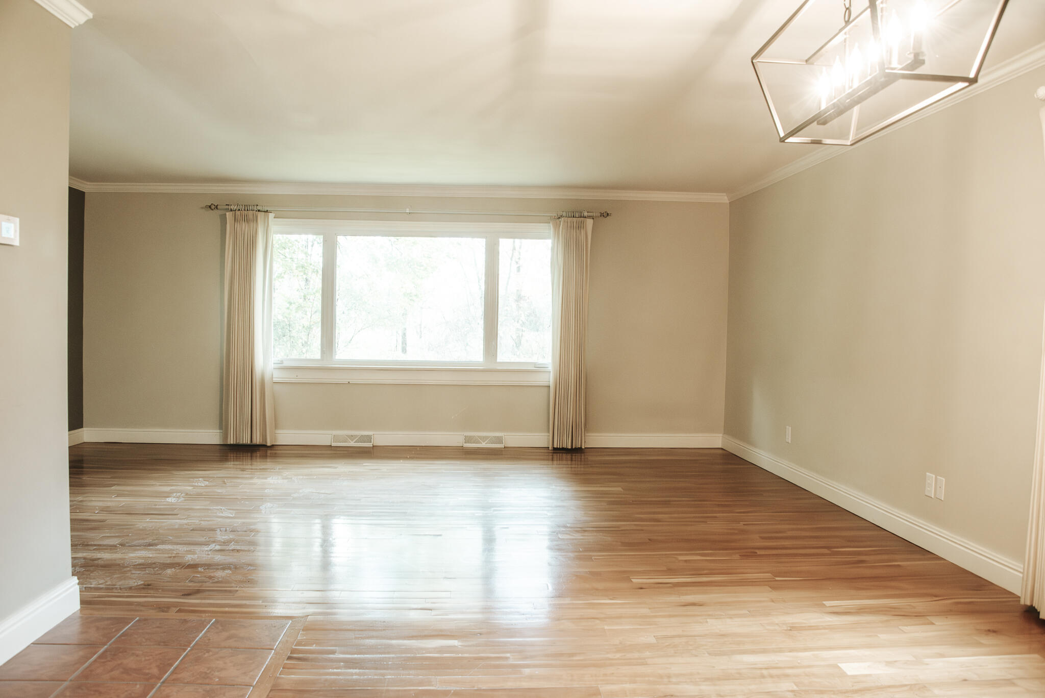 4129 East Snow Road Berrien Springs, MI 49103 - Photo 9 of 37 4129ESnow_Indoor-1