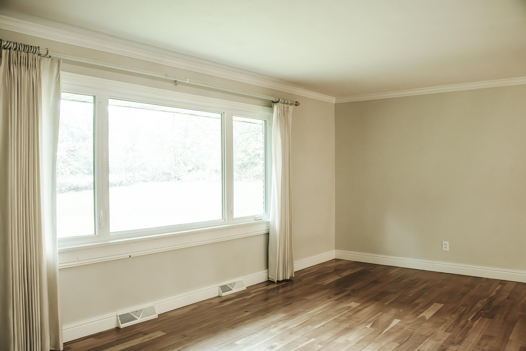 4129 East Snow Road Berrien Springs, MI 49103 - Photo 10 of 37 4129ESnow_Indoor-2