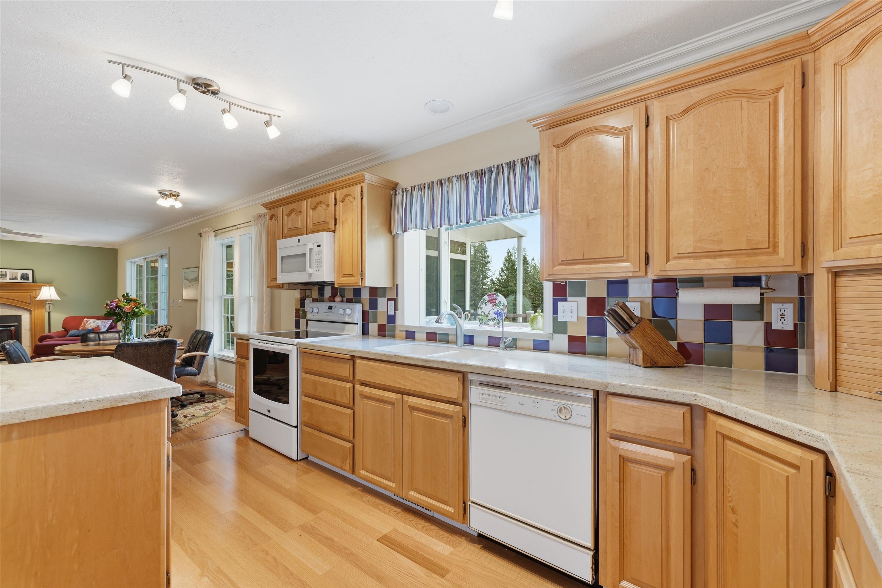 92 Fan Lake Road West Elk, WA 99009 - Photo 13 of 49