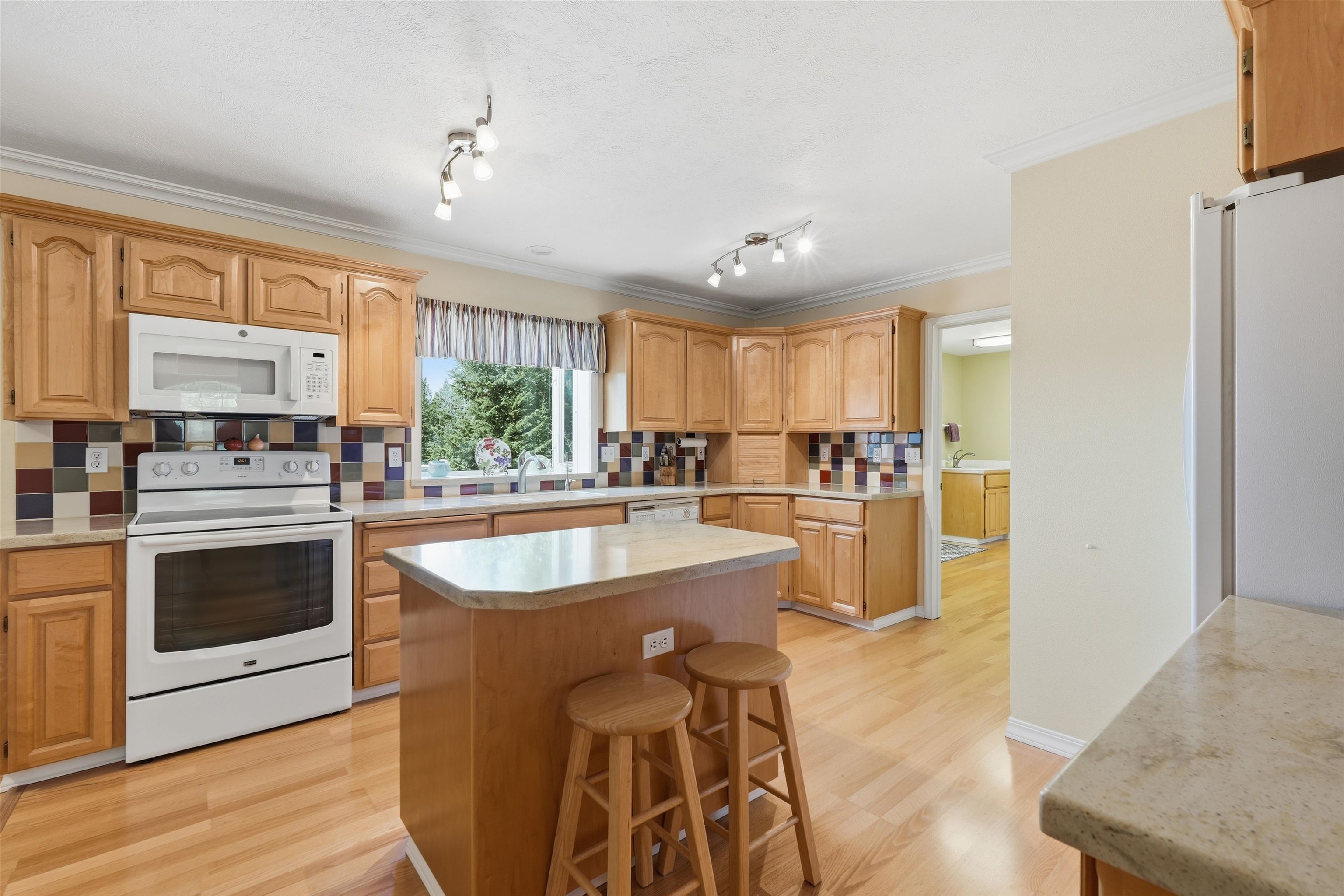 92 Fan Lake Road West Elk, WA 99009 - Photo 10 of 49