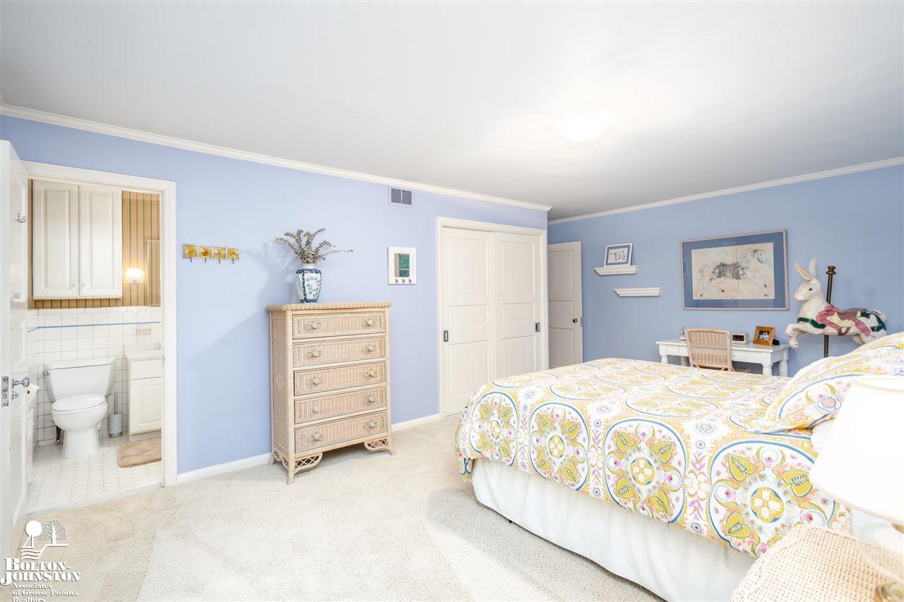 193 Merriweather Road Grosse Pointe Farms, MI 48236 - Photo 34 of 68