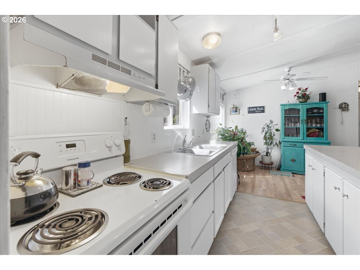 36445 Necarney City Road, Unit 20 Nehalem, OR 97131 - Photo 10 of 37