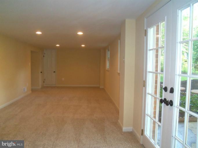 6301 Rockhurst Road Bethesda, MD 20817 - Photo 22 of 28 Family Room