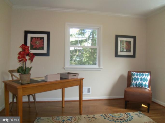 6301 Rockhurst Road Bethesda, MD 20817 - Photo 9 of 28 Interior (General)