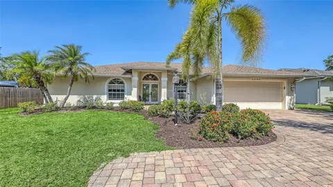 $539,500 | 5698 Country Walk Lane, Sarasota, FL 34233