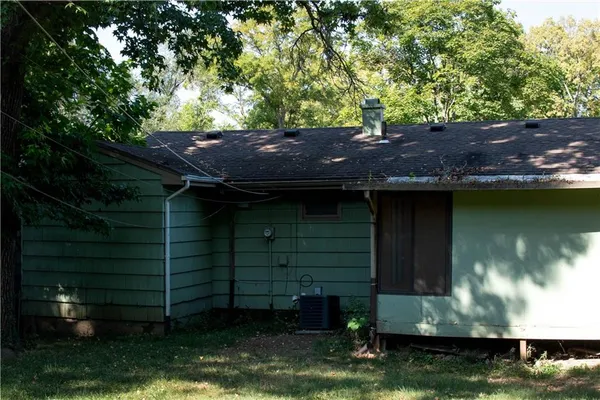 $160,000 | 8217 Flora Avenue, Kansas City, MO 64131