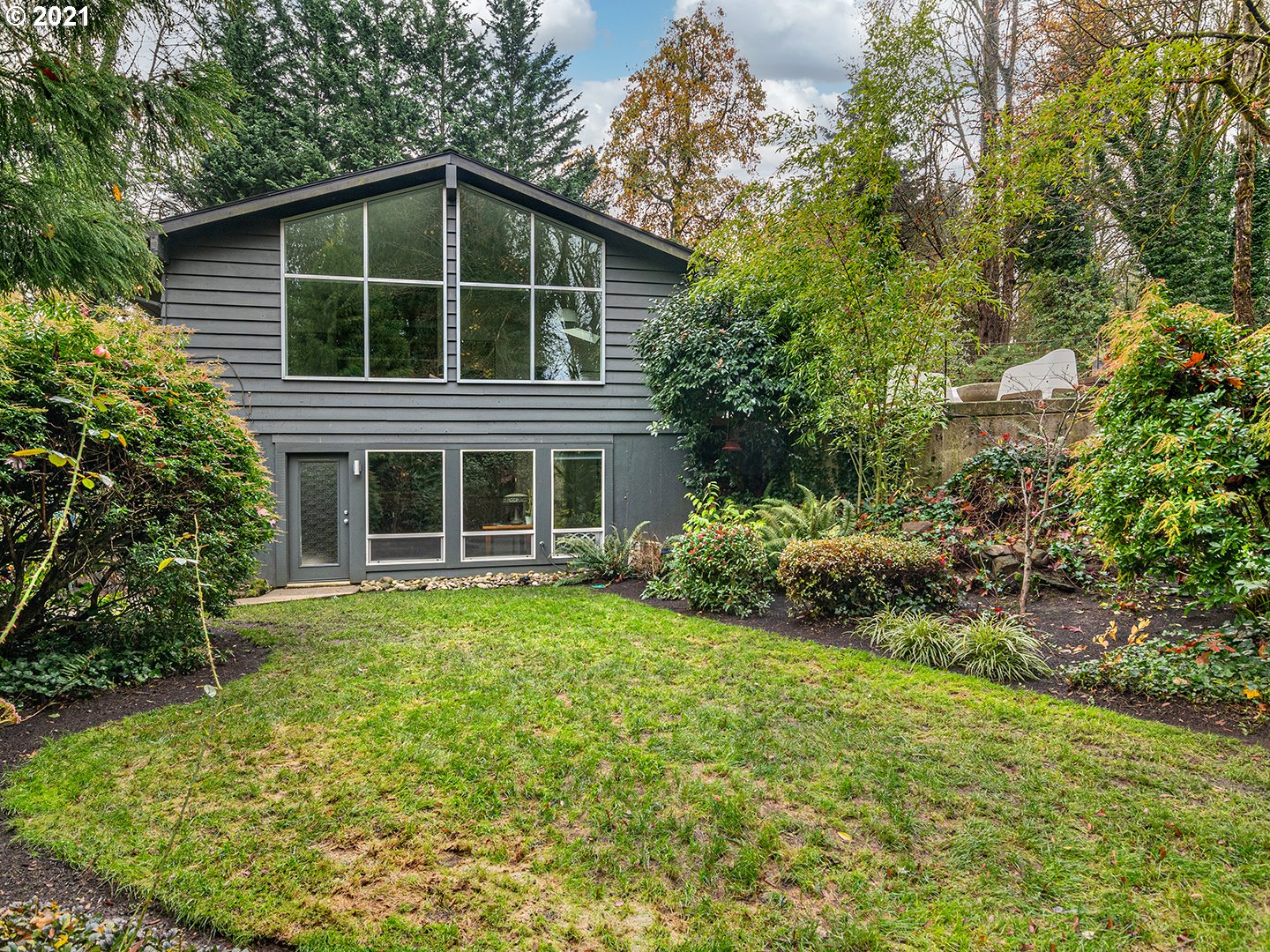 920 Southwest York Road Lake Oswego, OR 97034 - Photo 23 of 30