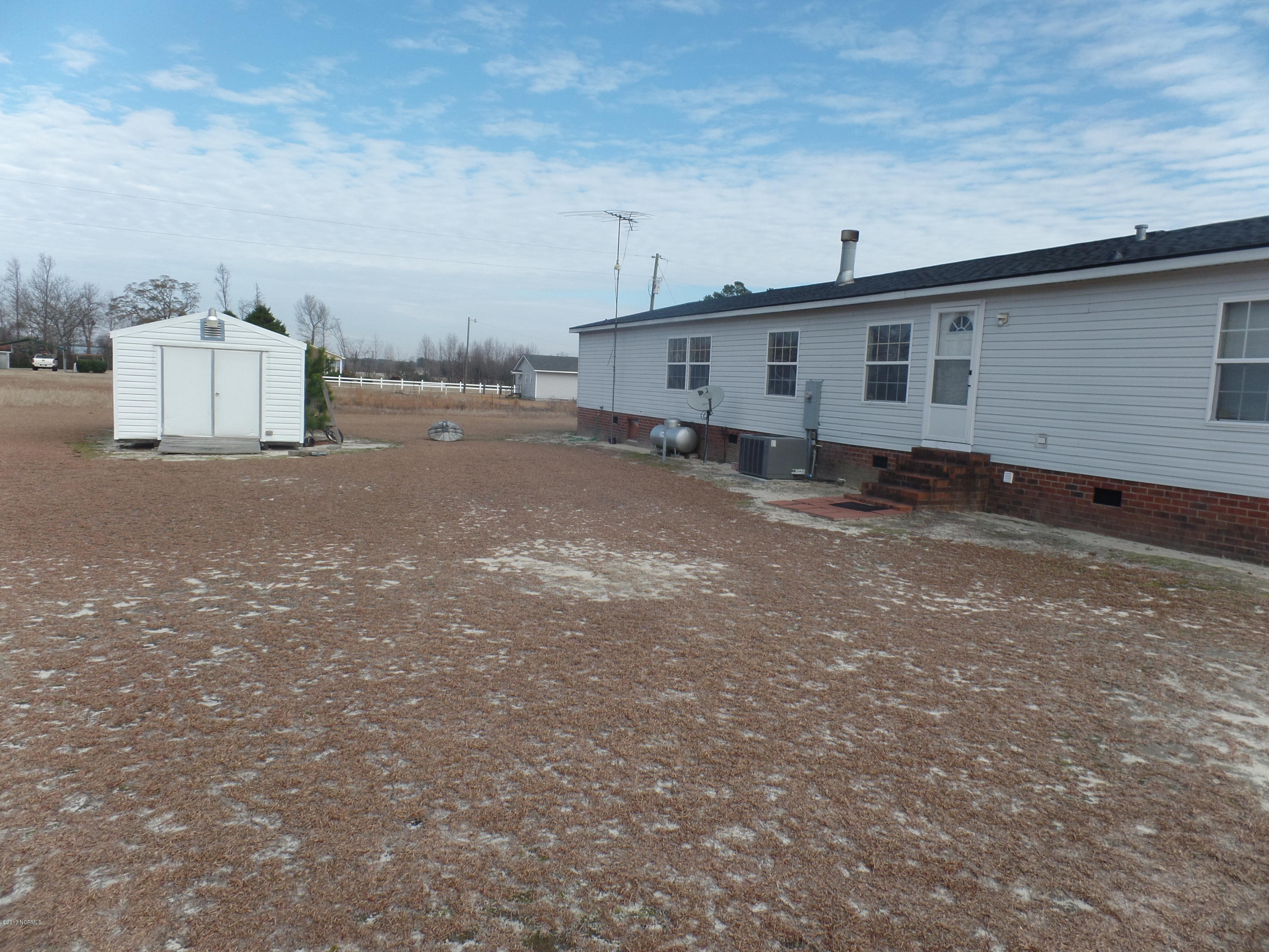 475 Microwave Tower Road Roseboro, NC 28382 - Photo 3 of 24 SAM_2691