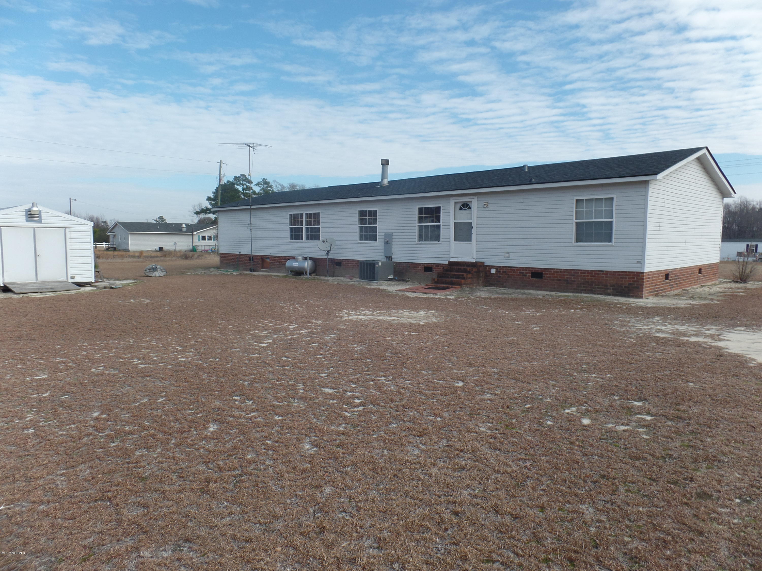 475 Microwave Tower Road Roseboro, NC 28382 - Photo 5 of 24 SAM_2693