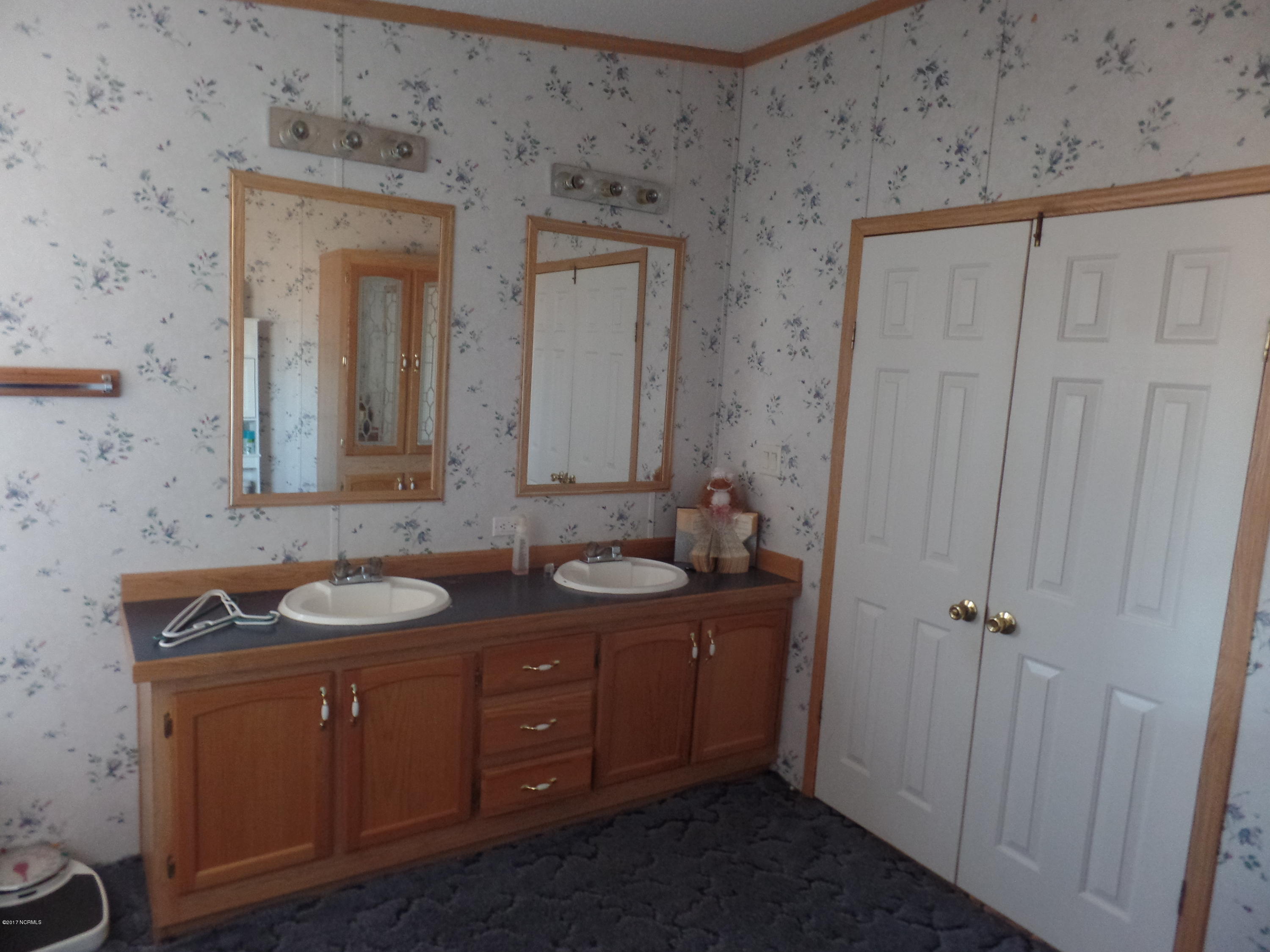 475 Microwave Tower Road Roseboro, NC 28382 - Photo 8 of 24 SAM_2697