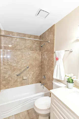 $164,000 | 1337 East Wyndham Circle, Unit 208, Palatine, IL 60074