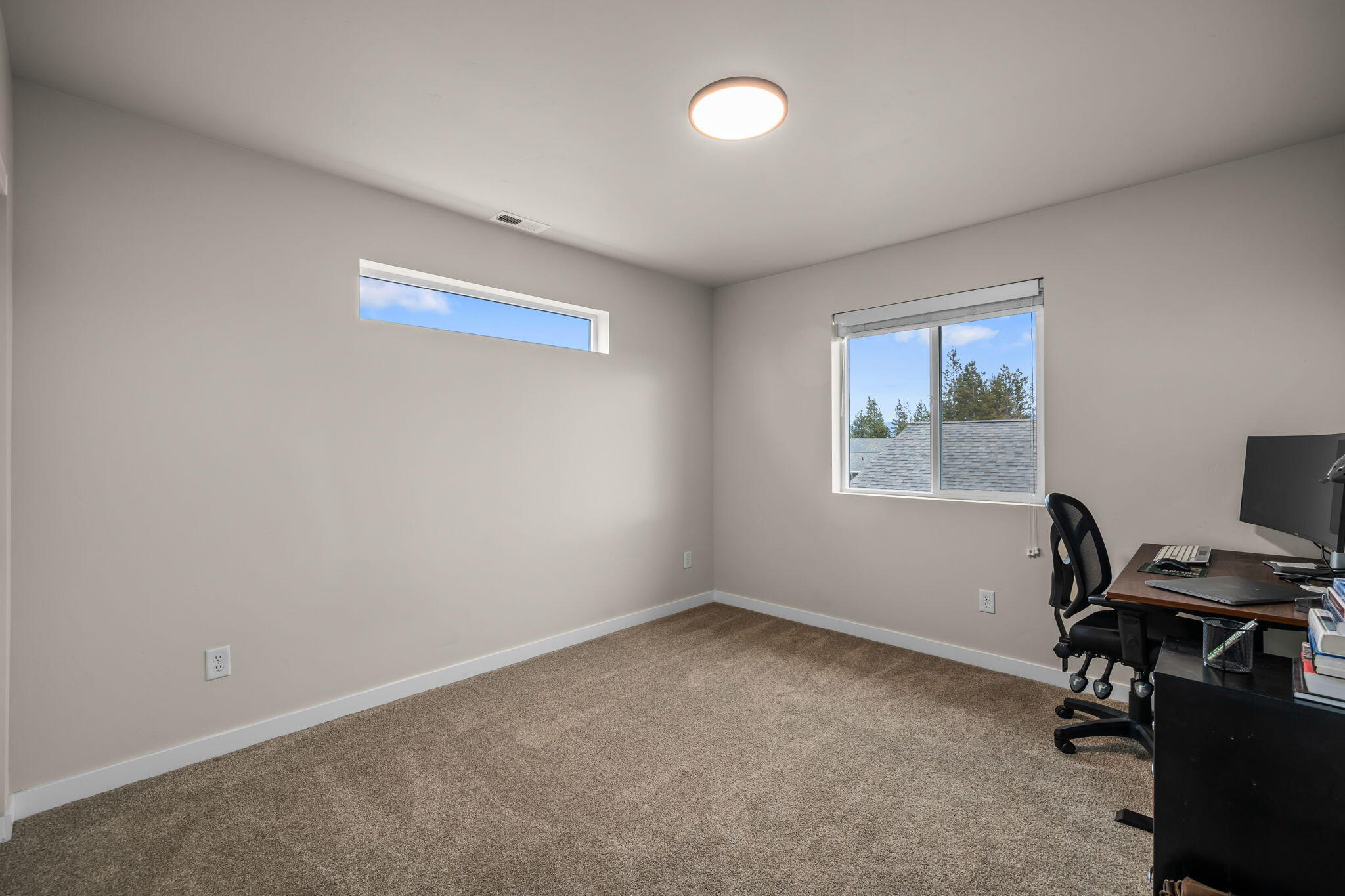 16480 Bassett Road La Pine, OR 97739 - Photo 17 of 38 2023_12_29_16480_bassett_rd-16