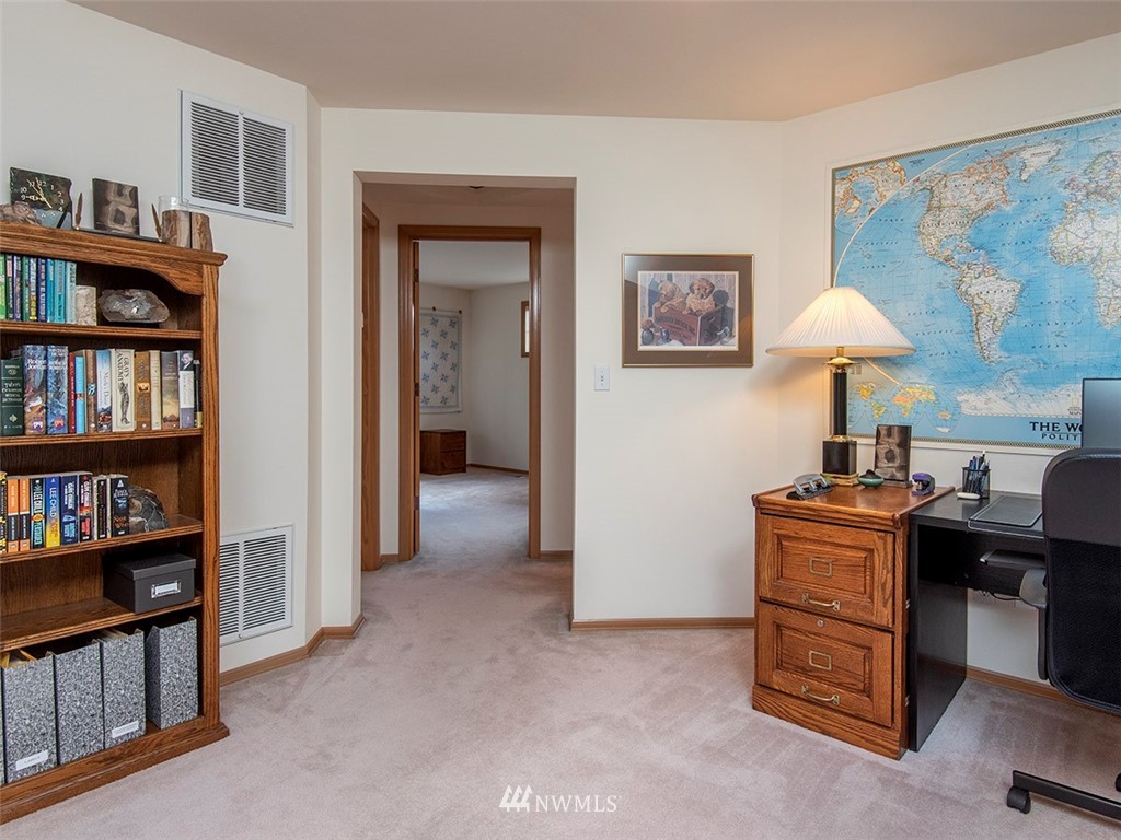 2013 237th Place Southeast Bothell, WA 98021 - Photo 31 of 39