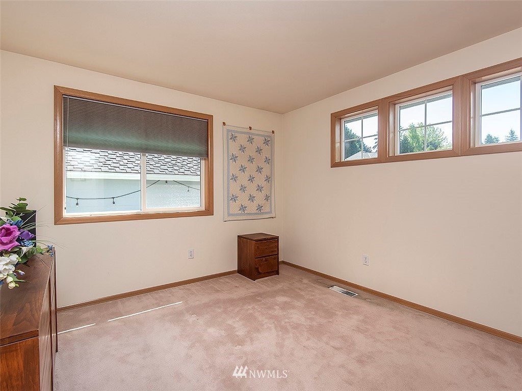 2013 237th Place Southeast Bothell, WA 98021 - Photo 33 of 39