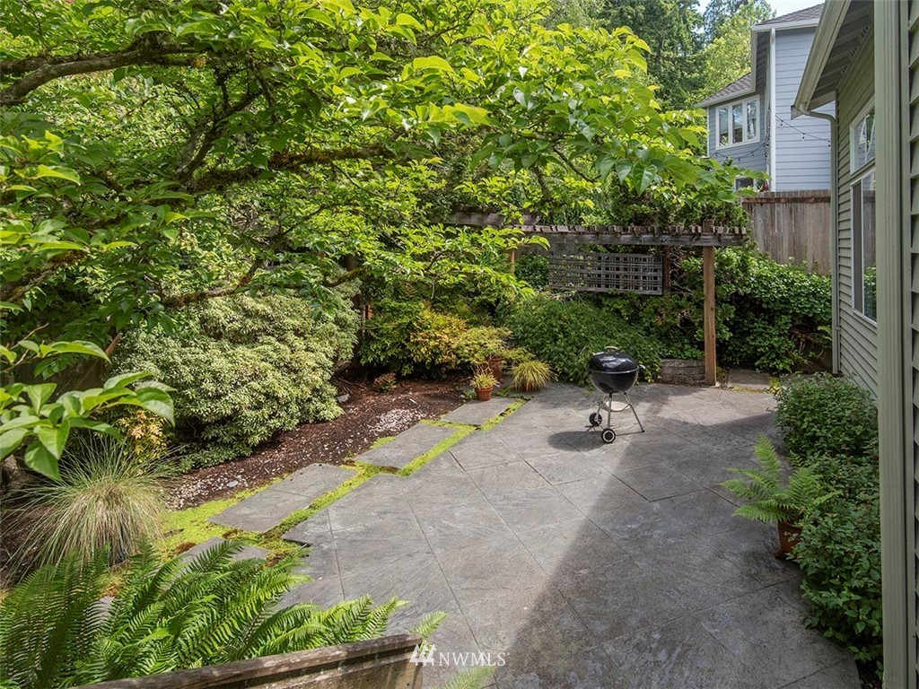 2013 237th Place Southeast Bothell, WA 98021 - Photo 38 of 39