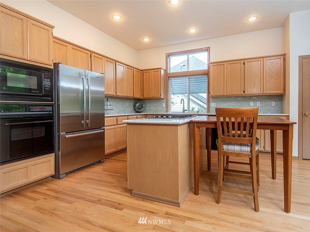 2013 237th Place Southeast Bothell, WA 98021 - Photo 10 of 39