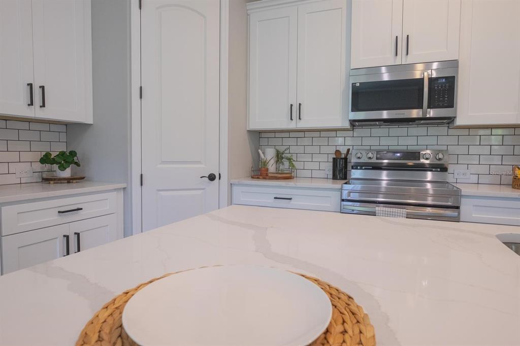2424 Southwest 159th Lane Ocala, FL 34473 - Photo 6 of 37