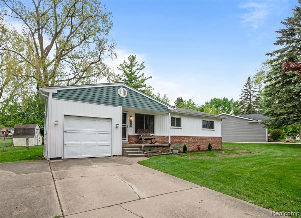 1837 Henbert Road West Bloomfield, MI 48324 - Photo 20 of 23 Gallery Image 20