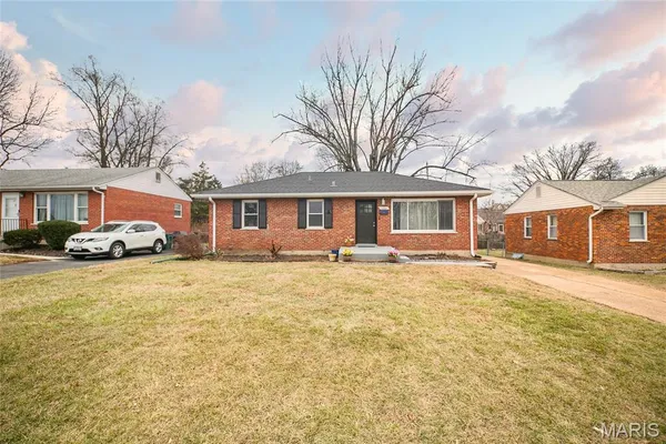 $289,000 | 11344 Manchester Road, Kirkwood, MO 63122