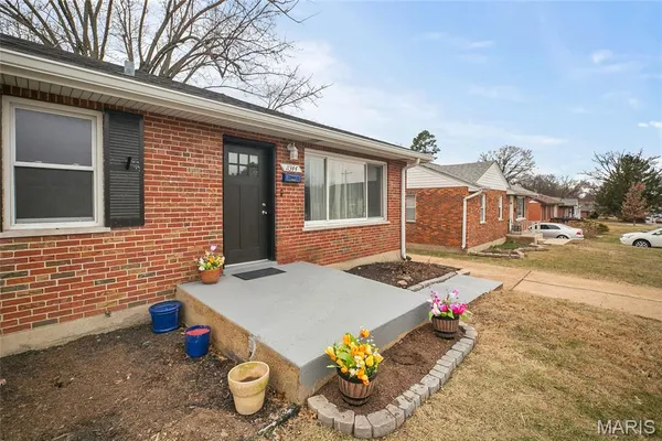 $289,000 | 11344 Manchester Road, Kirkwood, MO 63122
