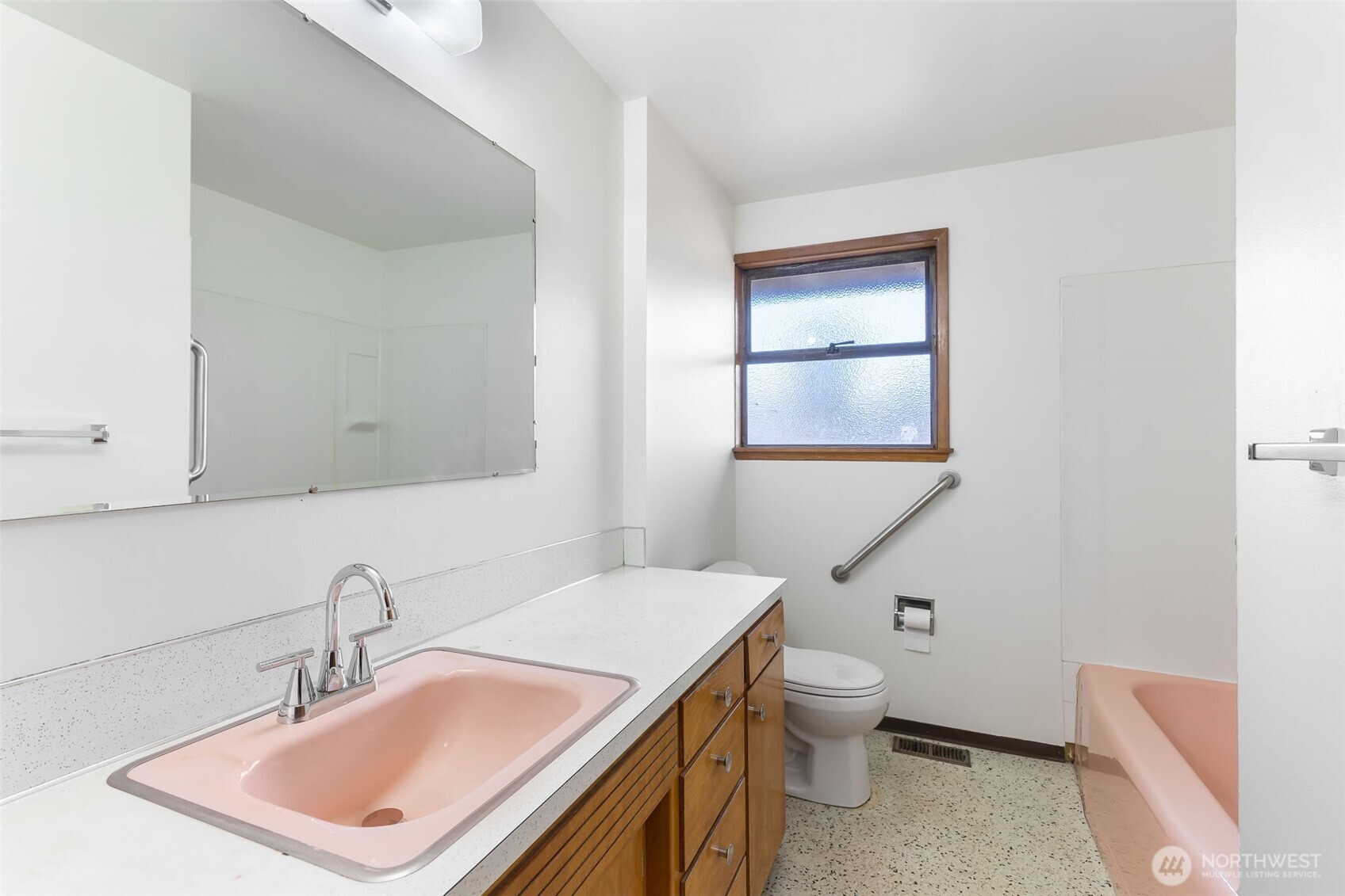 836 Southwest 128th Street Seattle, WA 98146 - Photo 14 of 39 Gallery Image 14
