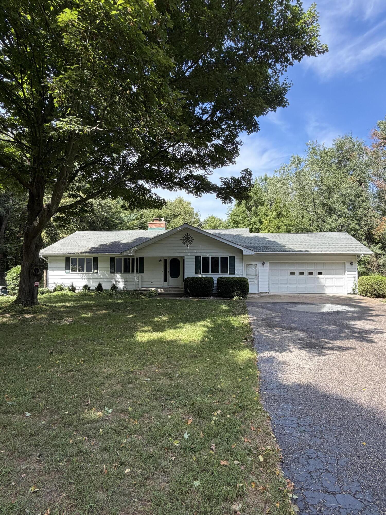 7026 Farr Road Onekama, MI 49675 - Photo 4 of 42 Front of Home