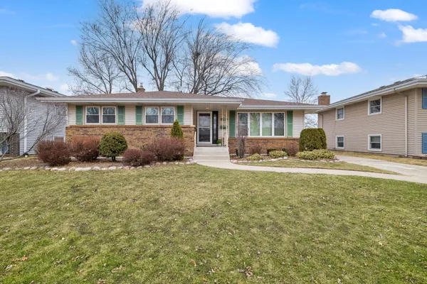 $329,000 | 507 Hickory Lane, Munster, IN 46321
